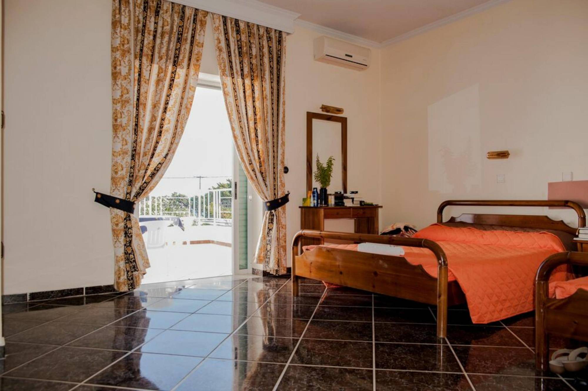 קפלוס Eleni Hotel מראה חיצוני תמונה