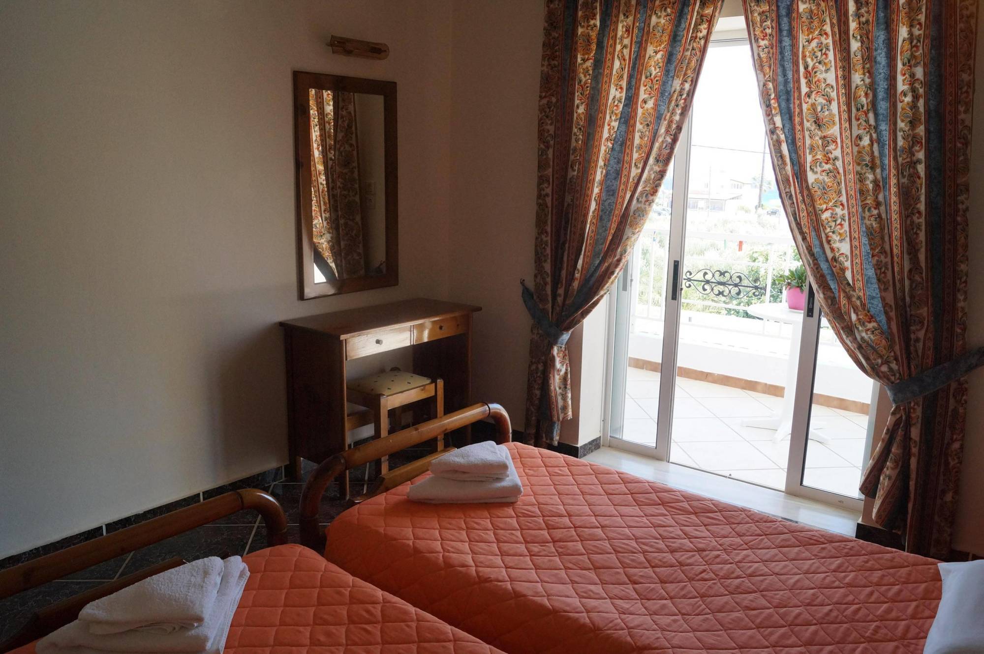 קפלוס Eleni Hotel מראה חיצוני תמונה